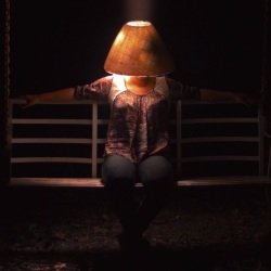 Download Lamp Woman Dark PFP