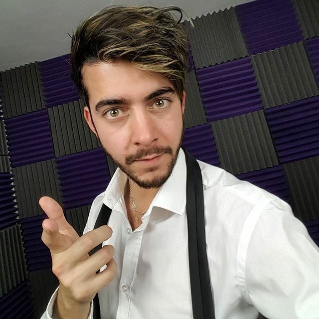 Download Man Razzbowski PFP