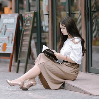 model asian brunette high heels woman PFP