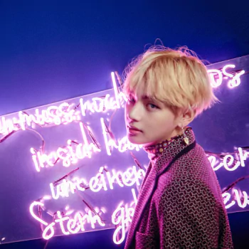  Kim Taehyung (V)