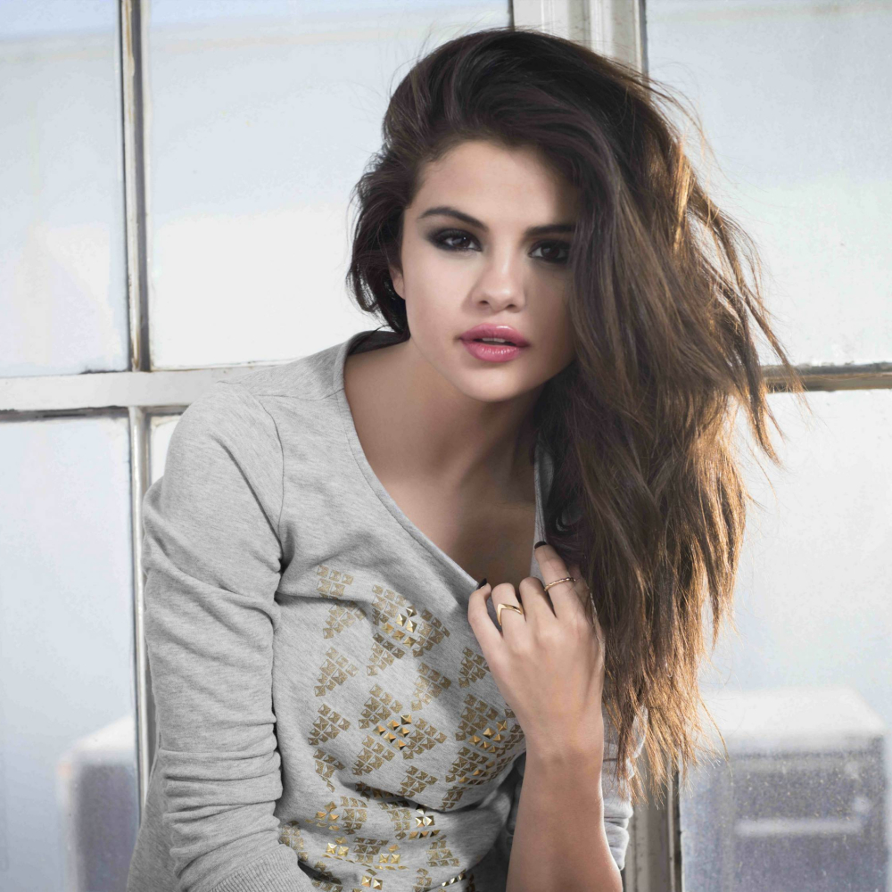 Selena Gomez pretty