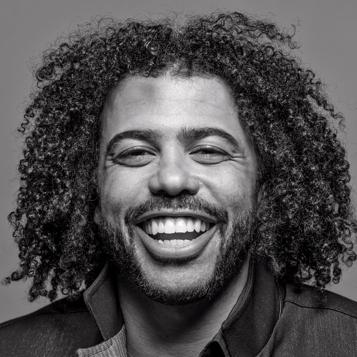 Download Beard Smile Black & White Face Actor Daveed Diggs Celebrity PFP