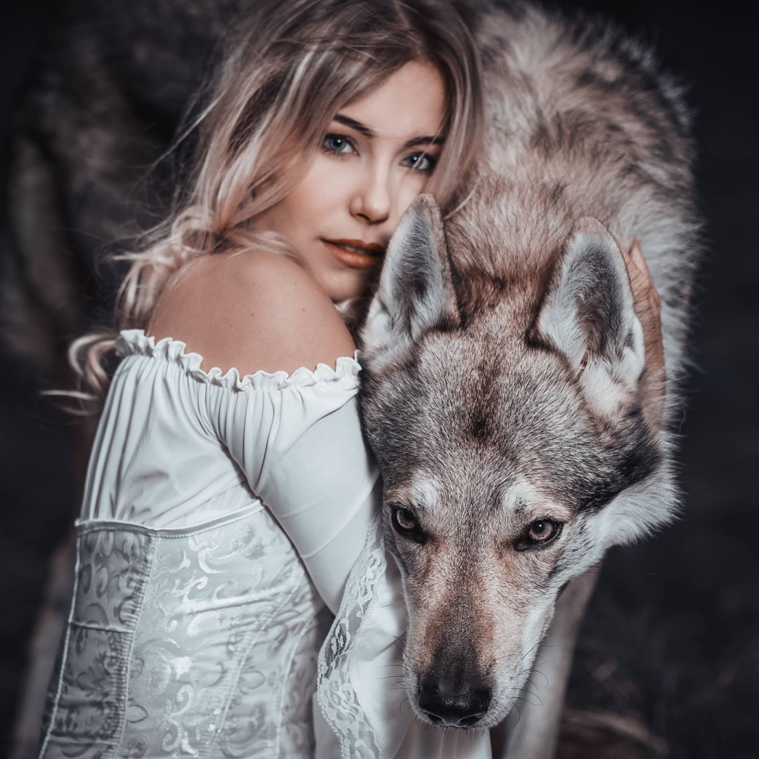 Download White Dress Wolf Blue Eyes Blonde Model Woman PFP