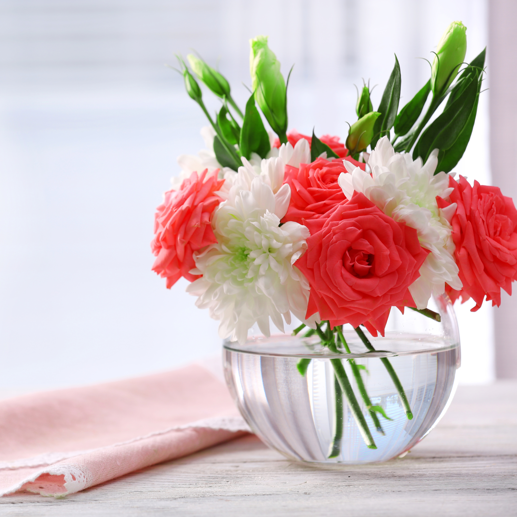 Roses and Eustoma in Small Vase