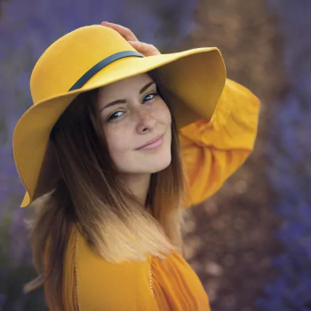 freckles brown eyes hat brunette model woman PFP