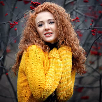 redhead smile long hair model woman PFP