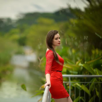 lipstick red dress depth of field brunette model woman PFP