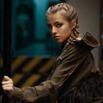 blonde braid model woman PFP