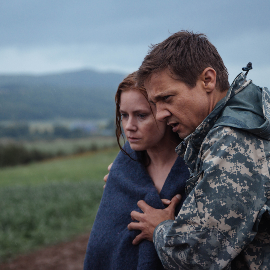 Arrival, Jeremy Renner and Amy Adams