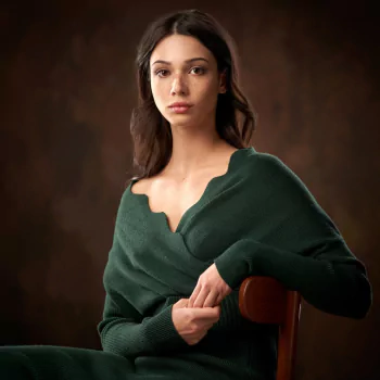 brown eyes brunette model woman PFP