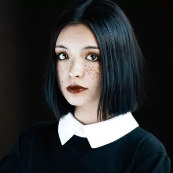 black hair freckles lipstick brown eyes model woman PFP