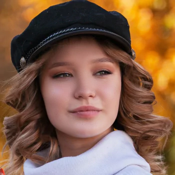 hat brunette model woman PFP