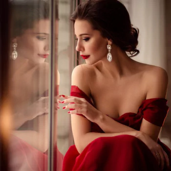 reflection makeup earrings brown hair style red dress woman model PFP