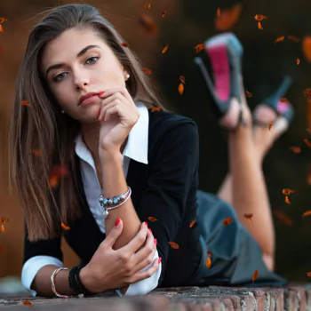 brunette model woman PFP