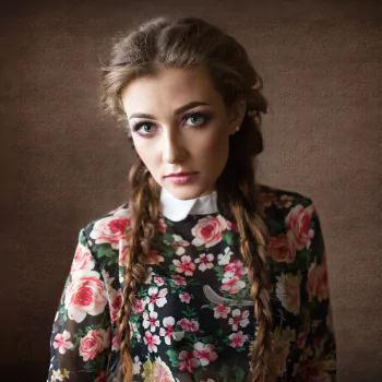 braid green eyes brunette model woman PFP