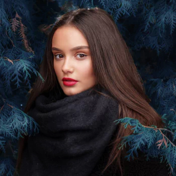 lipstick brown eyes brunette model woman PFP