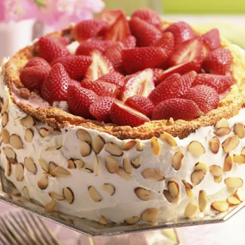  Strawberries and Cream Cheesecake Laced with Almonds by Gra