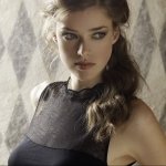 Download Woman Julia Saner PFP