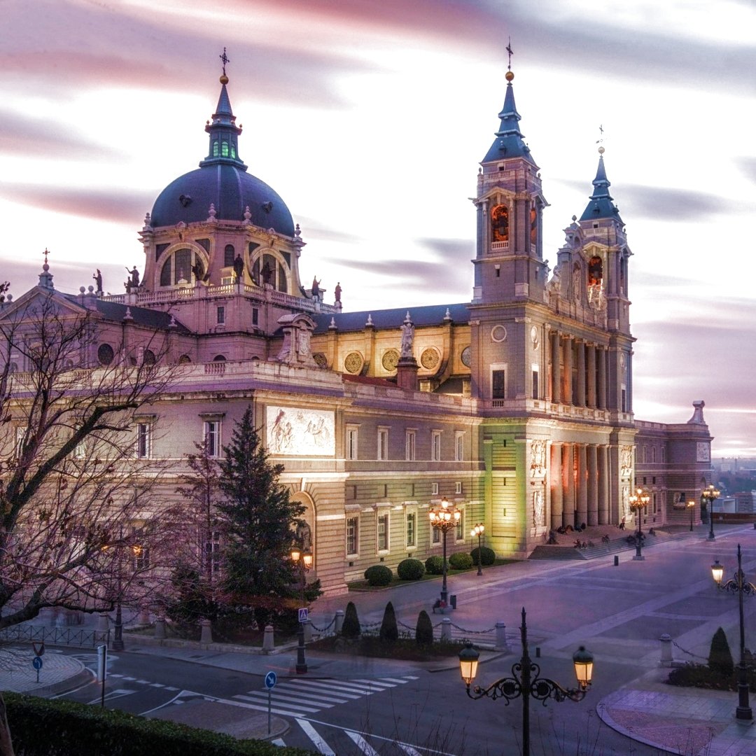 Download Religious Almudena Cathedral PFP