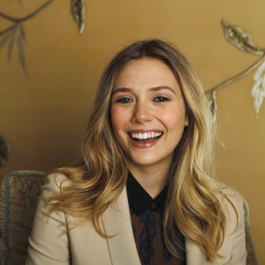Download Celebrity Elizabeth Olsen PFP