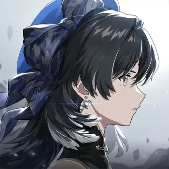 Profile avatar of Yangyang (Wuthering Waves) in side profile: dark hair tied with a blue ribbon, pearl earring and feathered collar against a soft gray background.