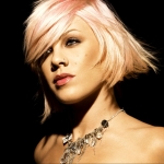 Download Music Pink (Singer) PFP